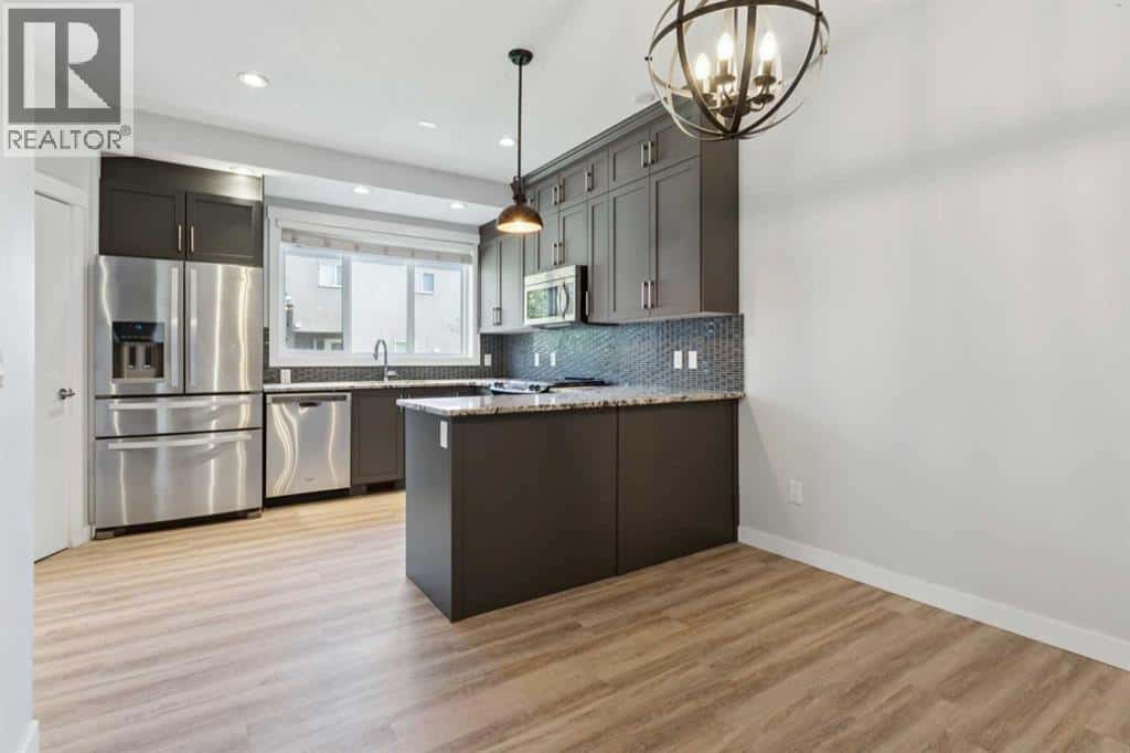 , Calgary, Alberta — Calgary, Alberta - Photo 2 of 38