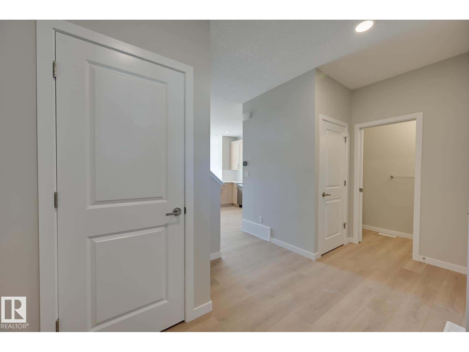 , Edmonton, Alberta — Edmonton, Alberta - Photo 2 of 41