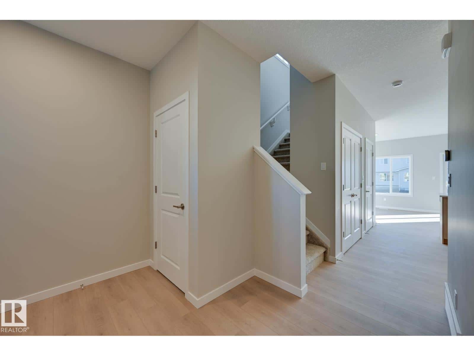 , Edmonton, Alberta — Edmonton, Alberta - Photo 5 of 41