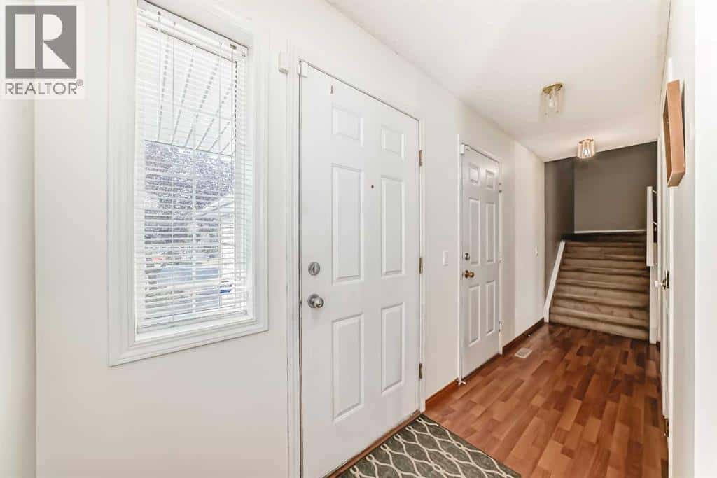 , Calgary, Alberta — Calgary, Alberta - Photo 4 of 63