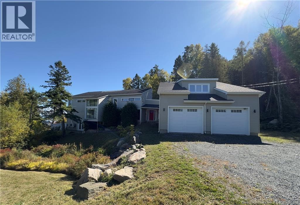 4 Cote Bleu — Bathurst, New Brunswick - Main photo