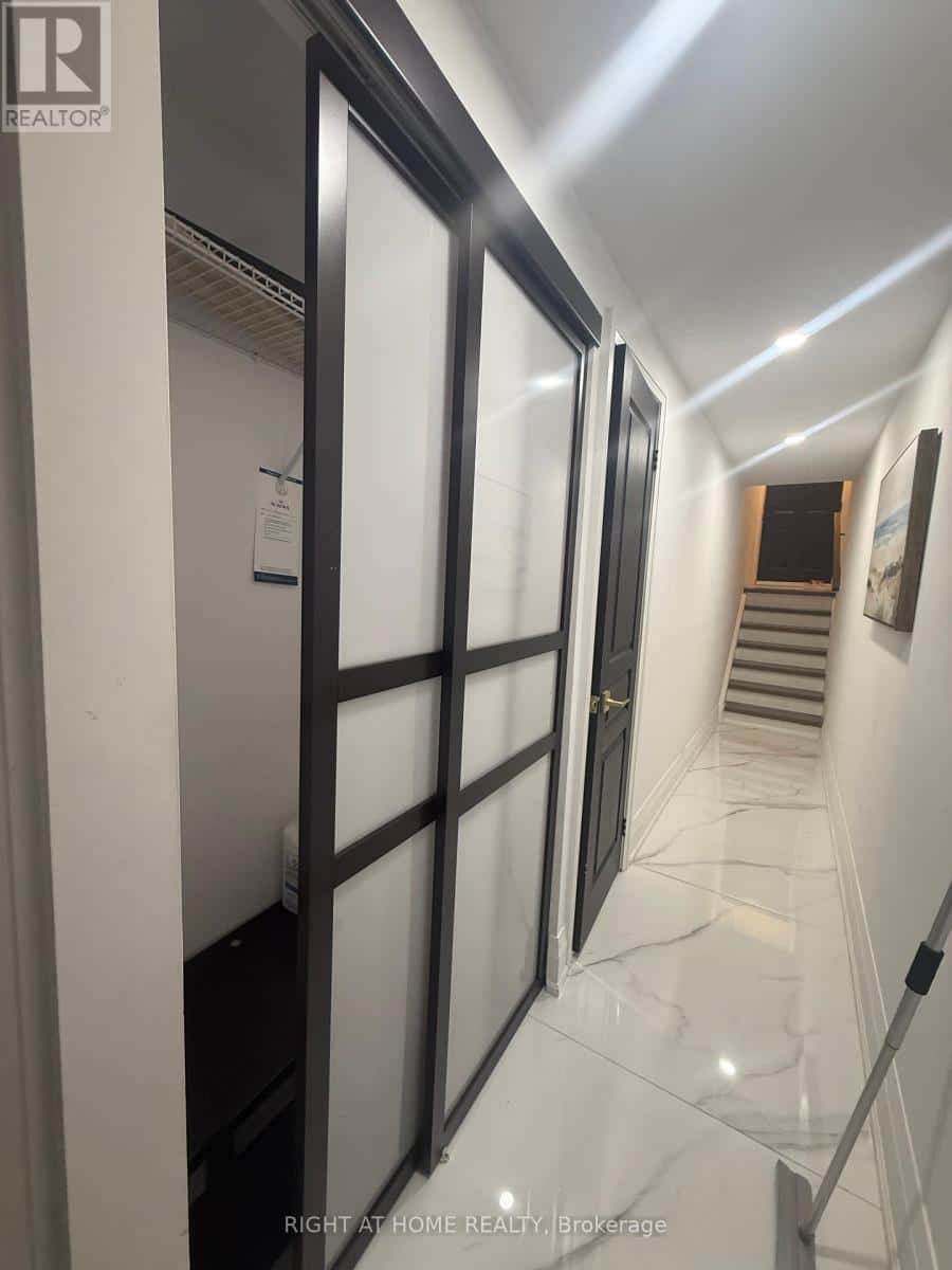 , Aurora (Aurora Village), Ontario — Aurora (Aurora Village), Ontario - Photo 2 of 16