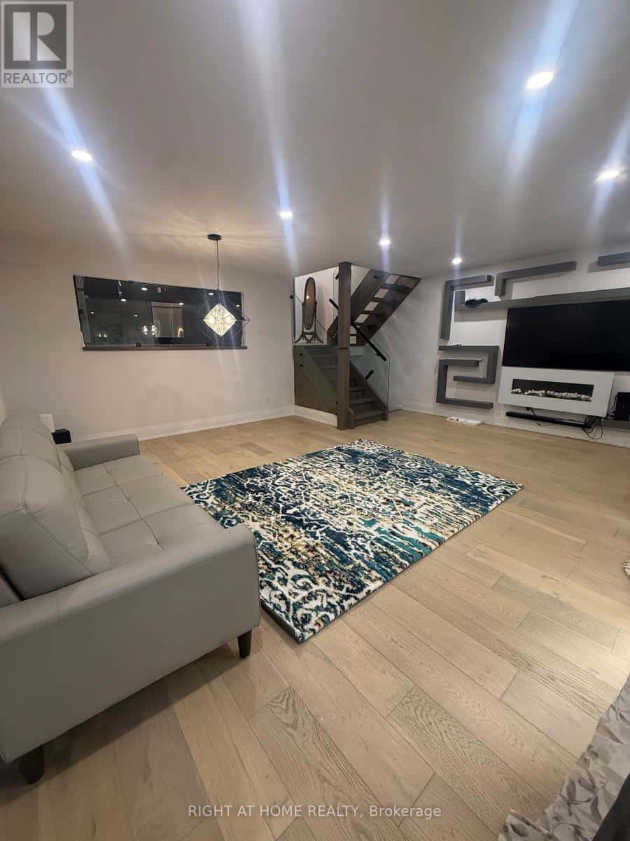 , Aurora (Aurora Village), Ontario — Aurora (Aurora Village), Ontario - Photo 4 of 16