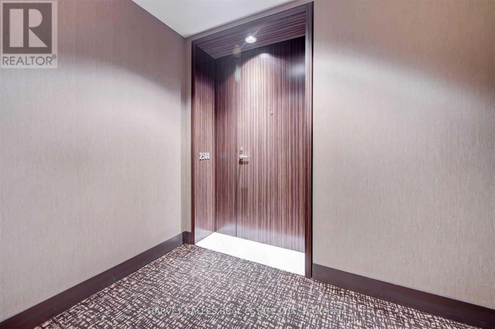 , Toronto (Bay Street Corridor), — Toronto (Bay Street Corridor) - Photo 4 of 40