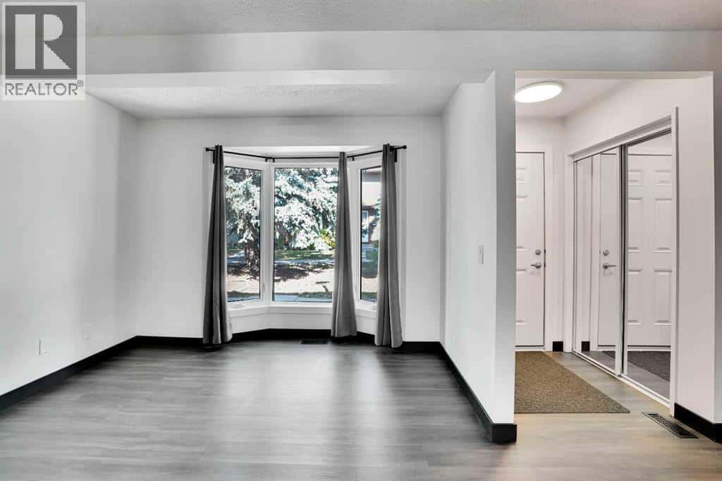 , Calgary, Alberta — Calgary, Alberta - Photo 5 of 74