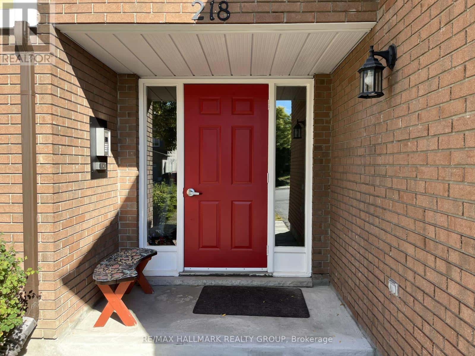 , Ottawa, Ontario — Ottawa, Ontario - Photo 4 of 34