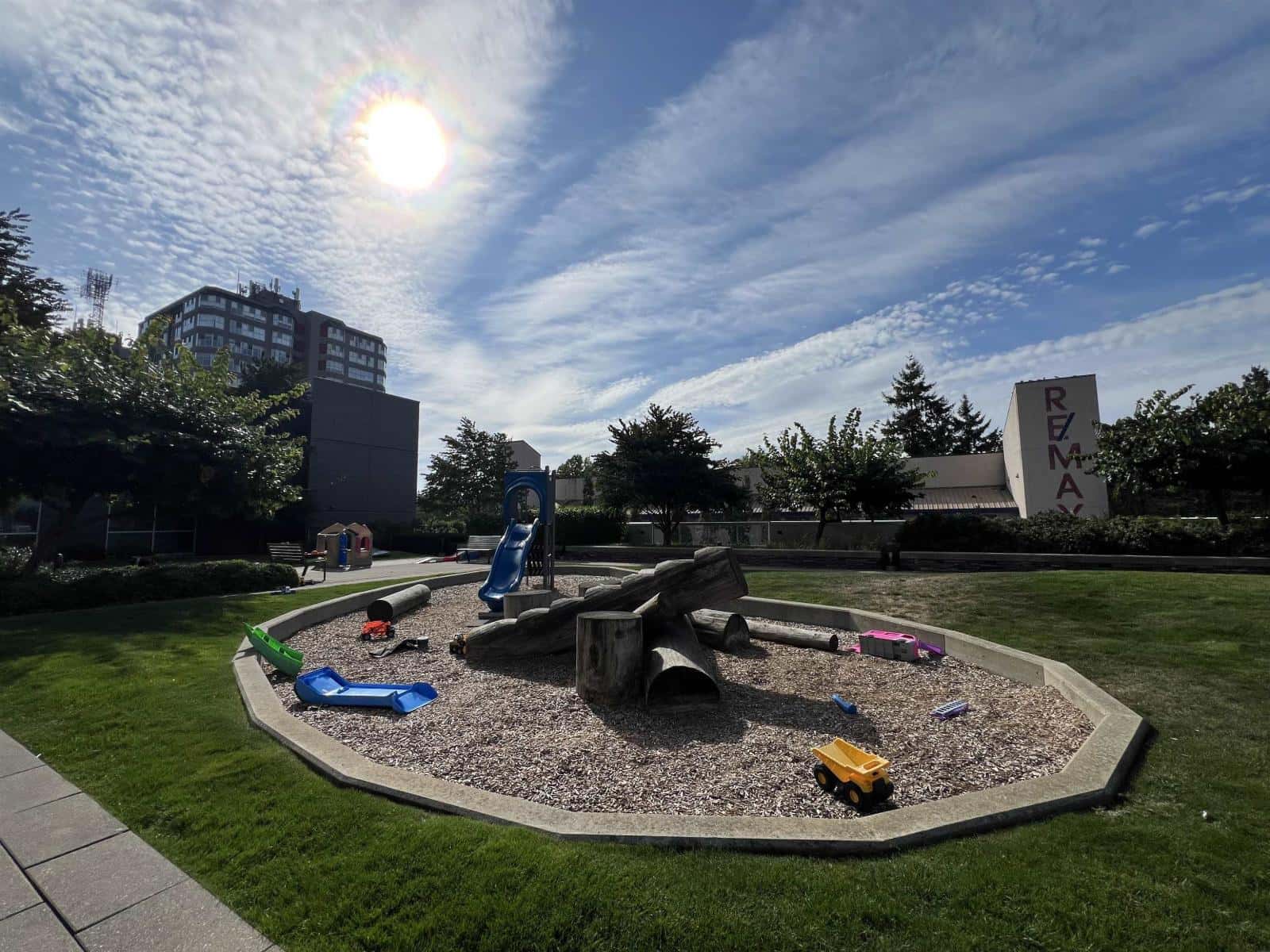 3305 11967 80 AVENUE — Delta - Photo 2 of 24