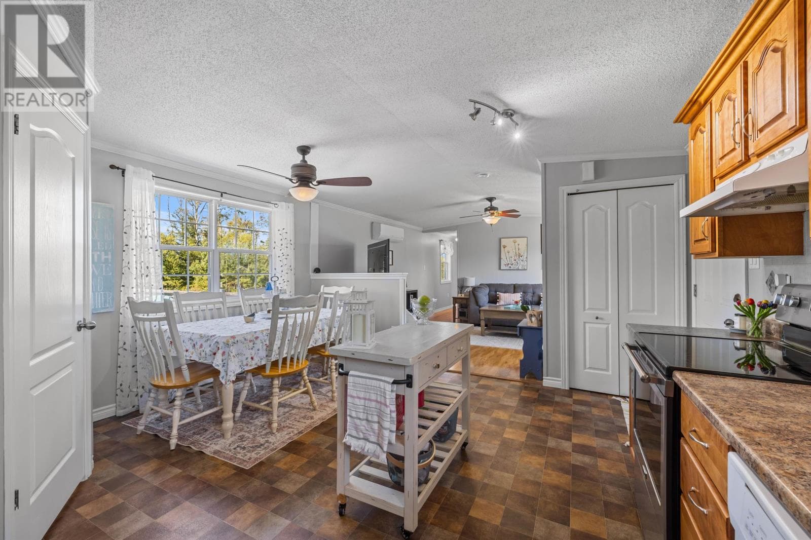 , Montague, — Montague - Main photo