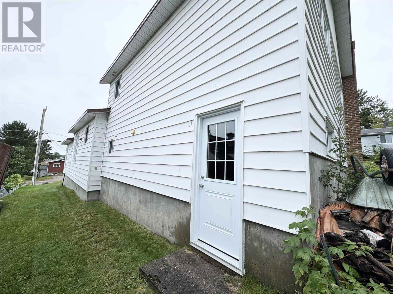 , Chapleau, — Chapleau - Photo 3 of 56