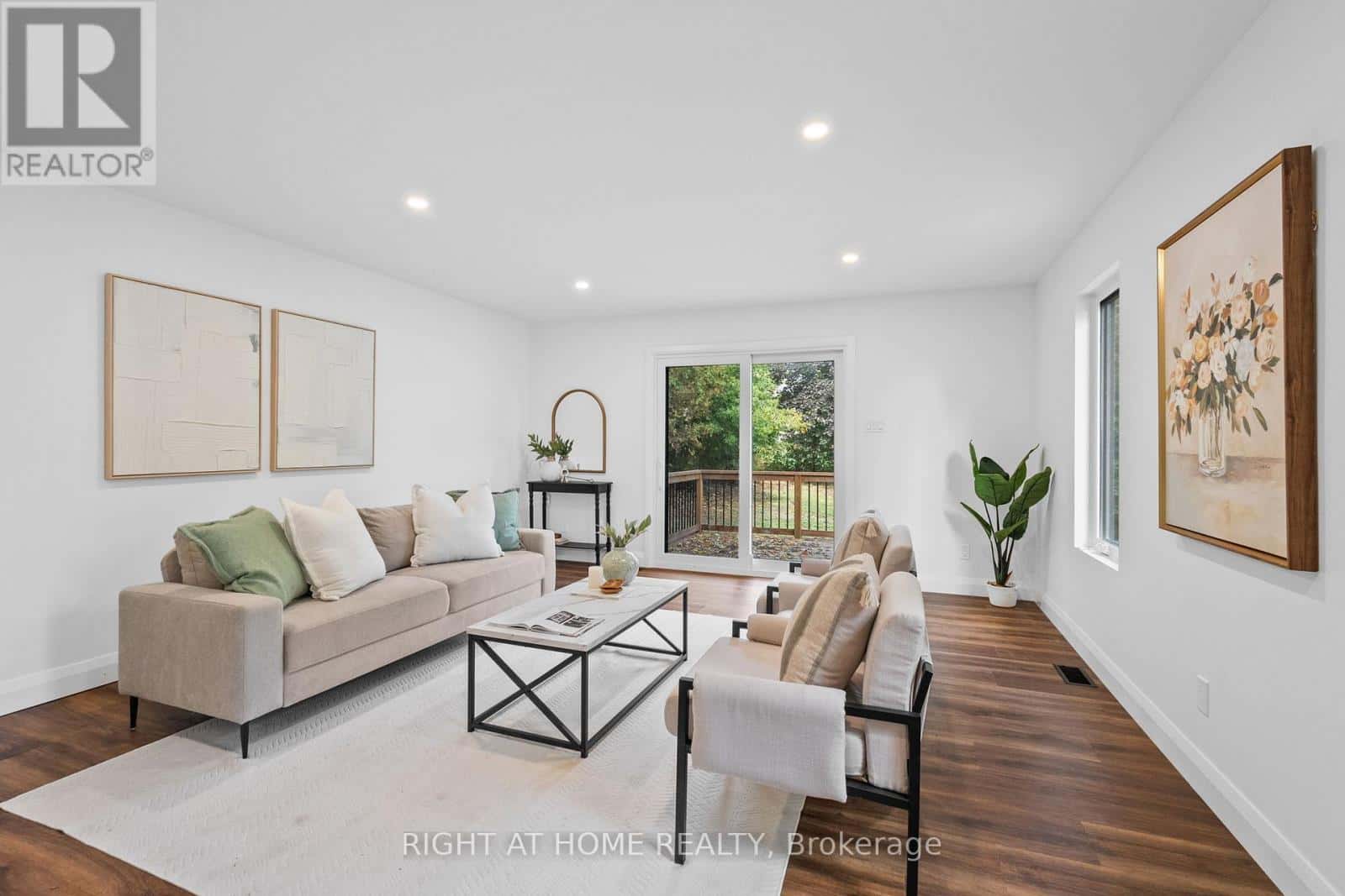 , North Dundas, — North Dundas - Photo 5 of 38