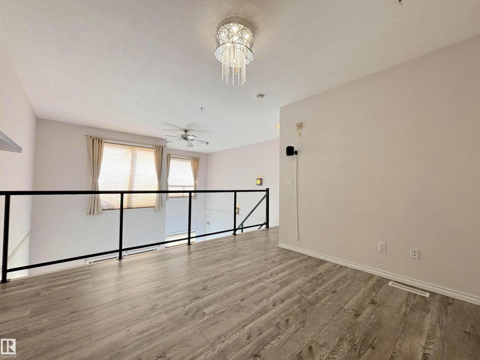 , Edmonton, — Edmonton - Main photo