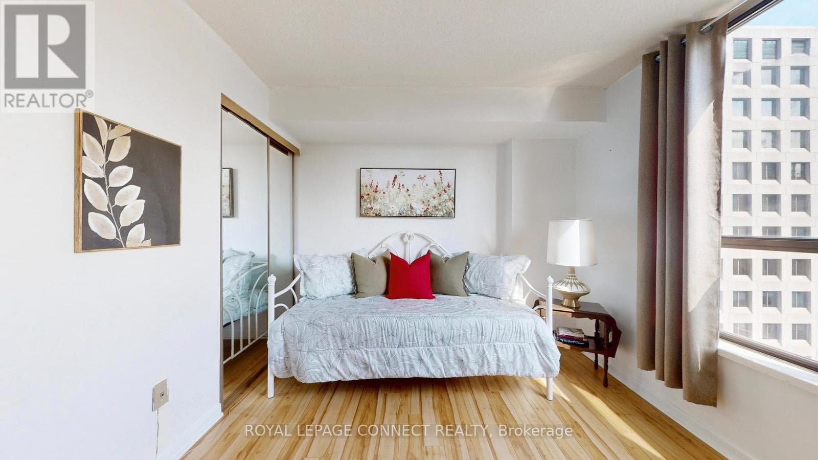 , Toronto (Yonge-St. Clair), Ontario — Toronto (Yonge-St. Clair), Ontario - Main photo