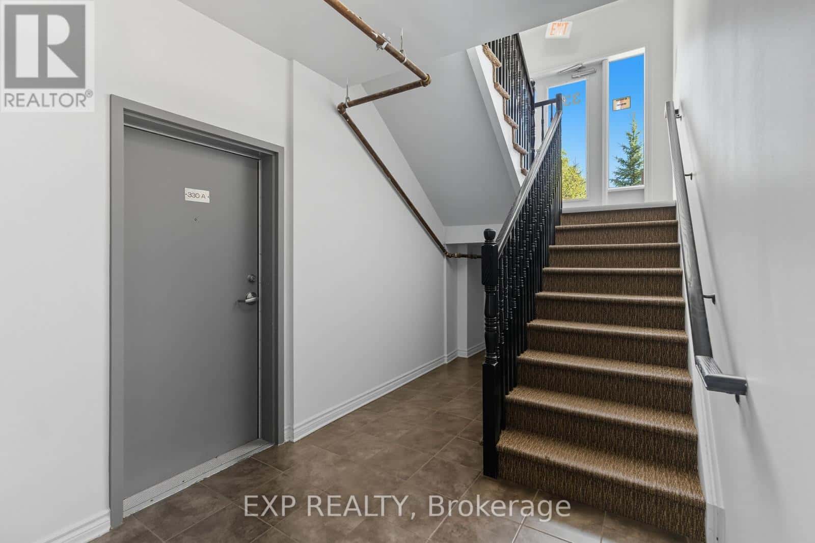 A - 330 EVEREST PRIVATE — Ottawa - Photo 3 of 27