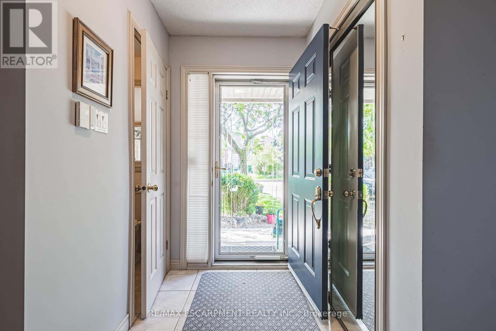 6 - 85 EDGEWATER DRIVE — Hamilton (Lakeshore) - Photo 5 of 39