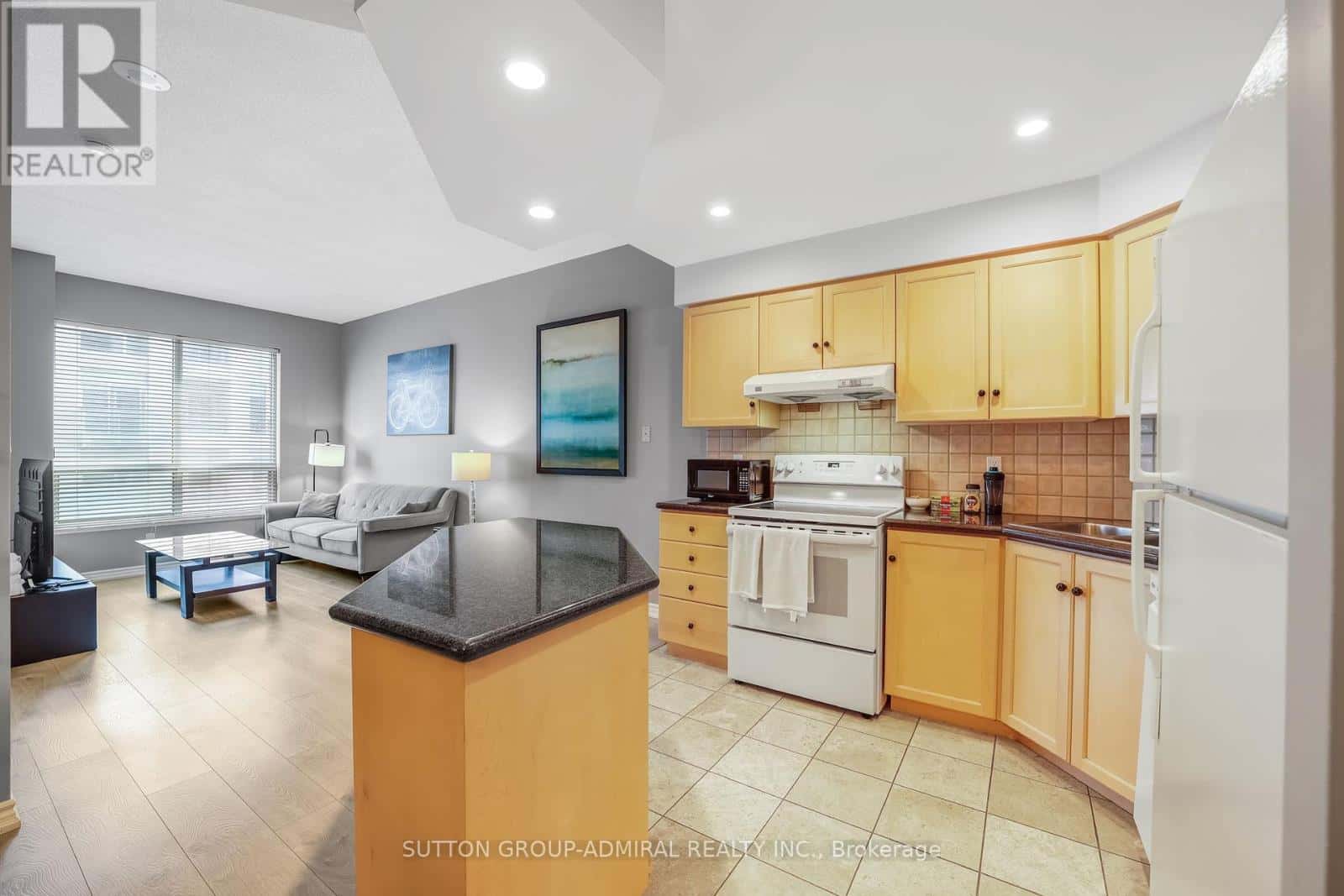 , Toronto (Waterfront Communities), — Toronto (Waterfront Communities) - Photo 2 of 27