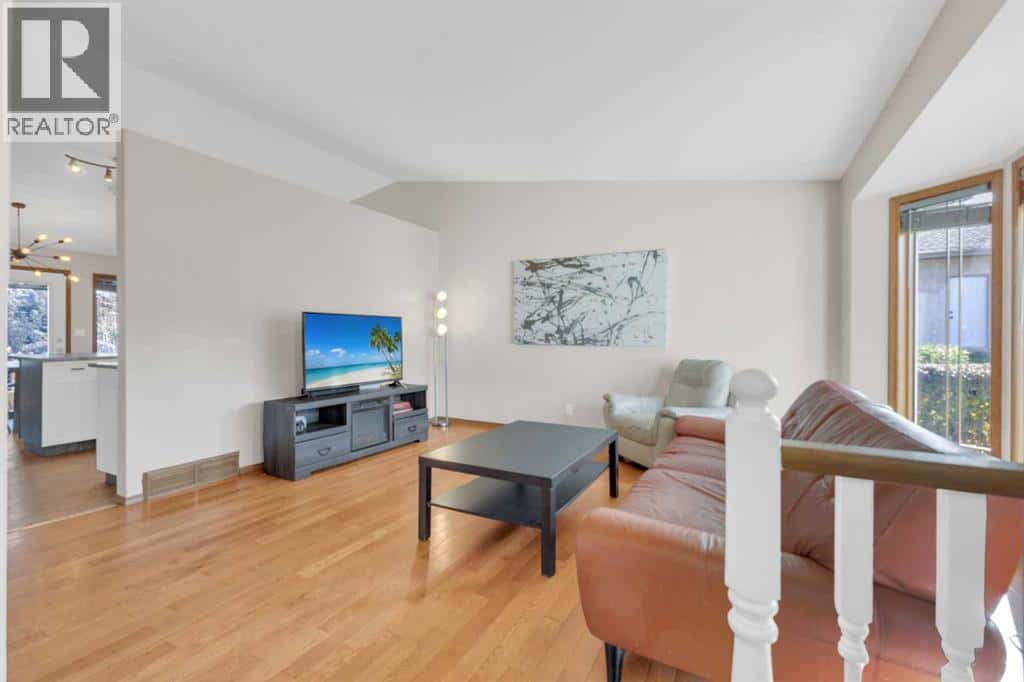 , Sylvan Lake, Alberta — Sylvan Lake, Alberta - Photo 5 of 68