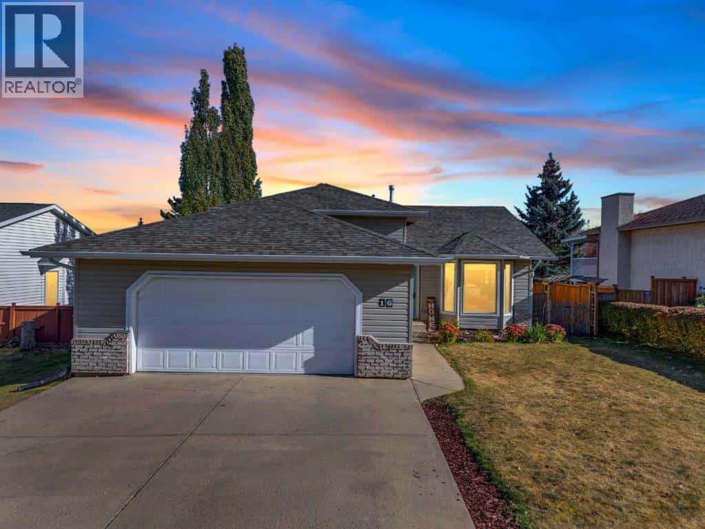 , Sylvan Lake, Alberta — Sylvan Lake, Alberta - Photo 3 of 68