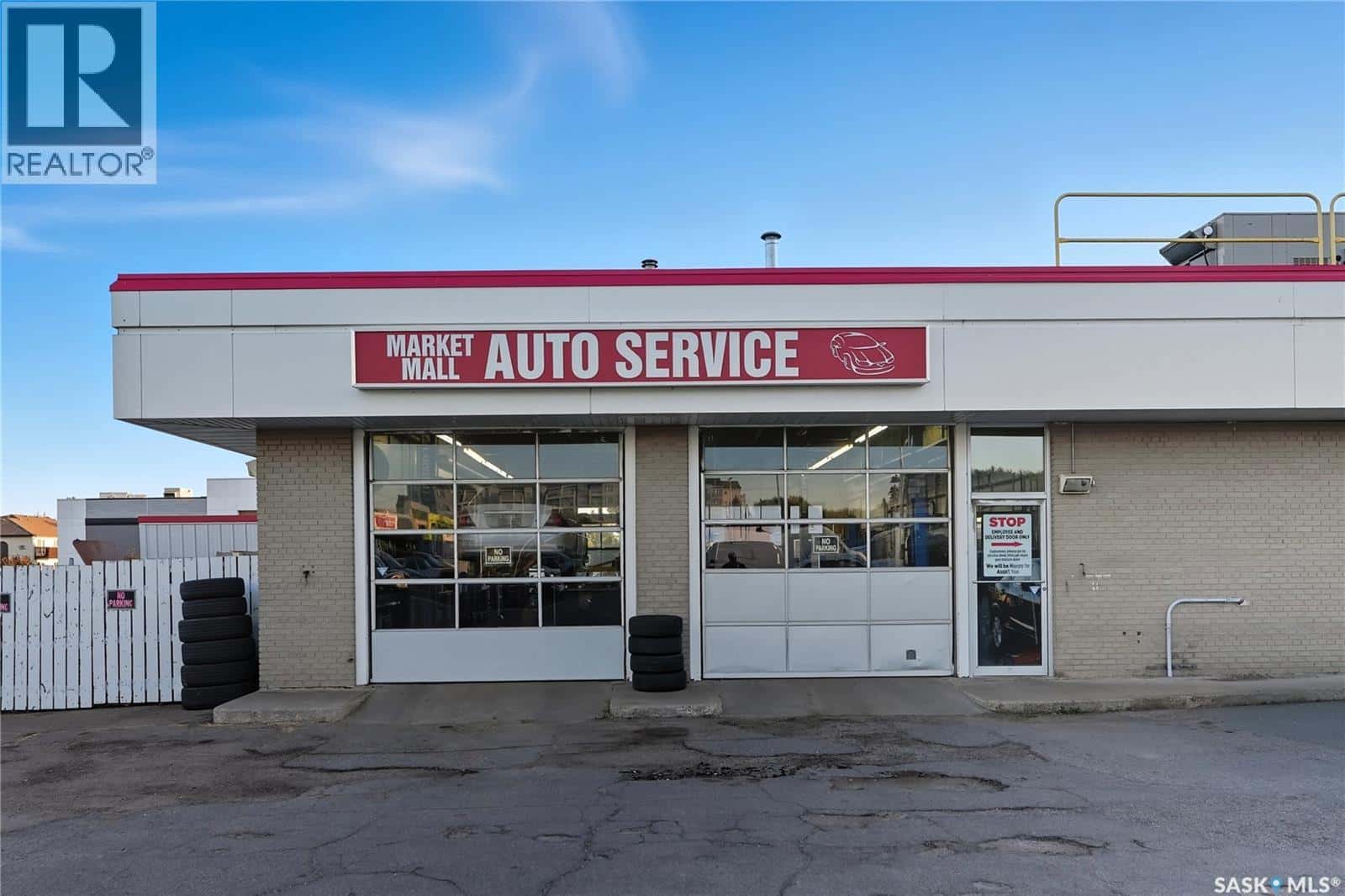 2355 Preston AVENUE S — Saskatoon - Photo 2 of 23