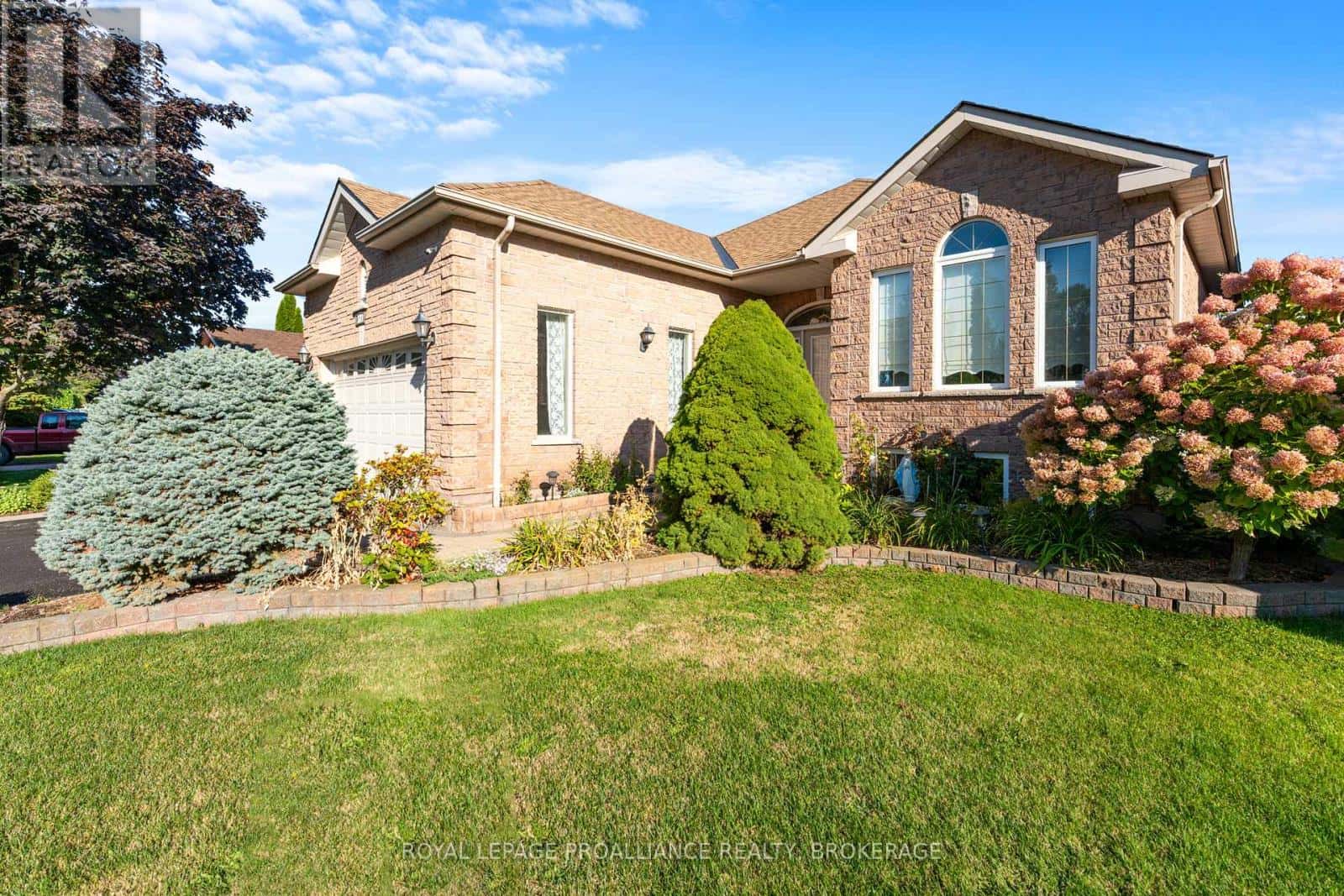 , Kingston (City SouthWest), Ontario — Kingston (City SouthWest), Ontario - Photo 4 of 48