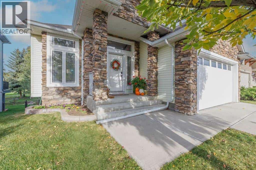 , Okotoks, — Okotoks - Photo 2 of 30