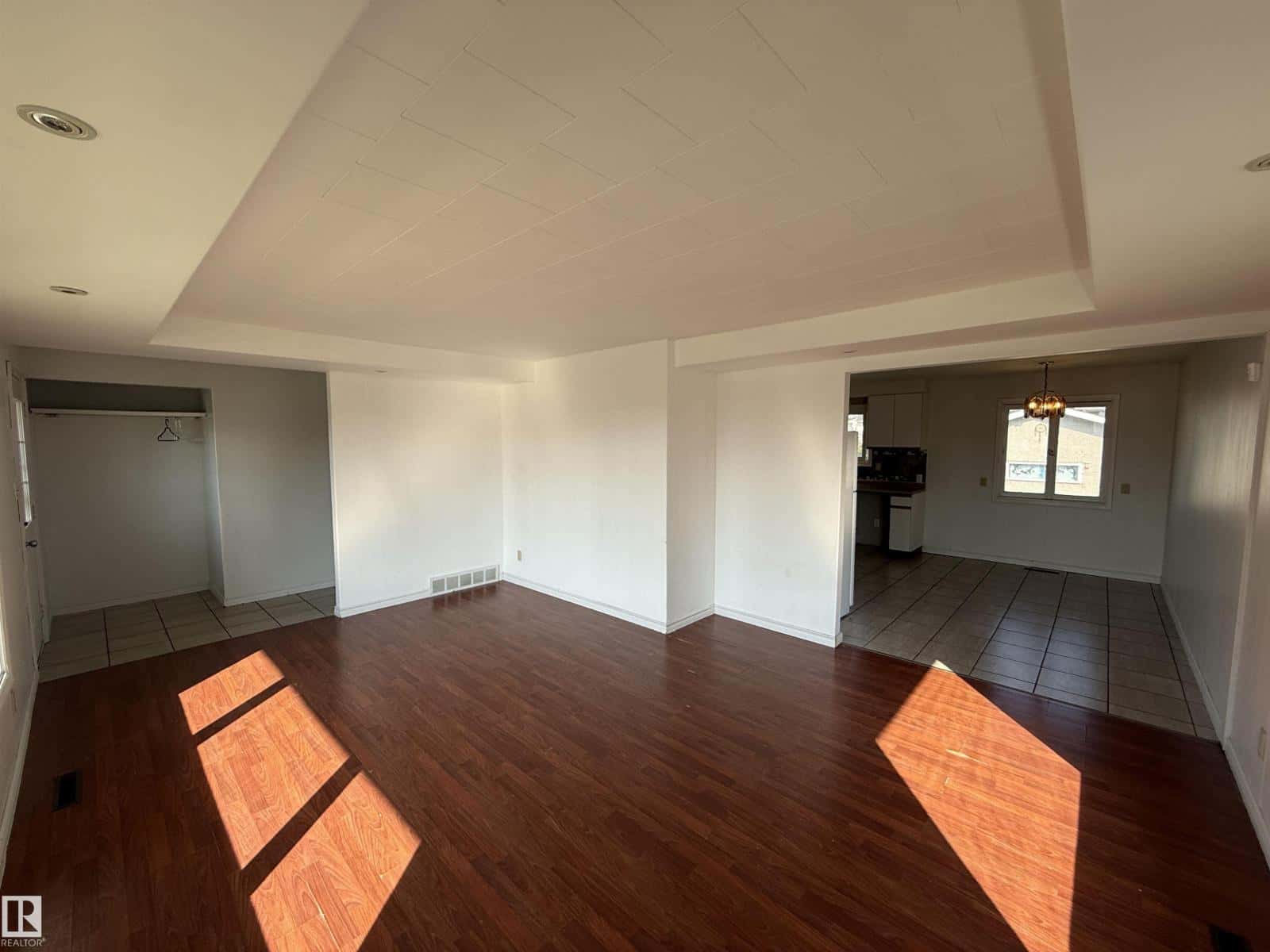 4810 48 AV — St. Paul Town - Photo 3 of 28