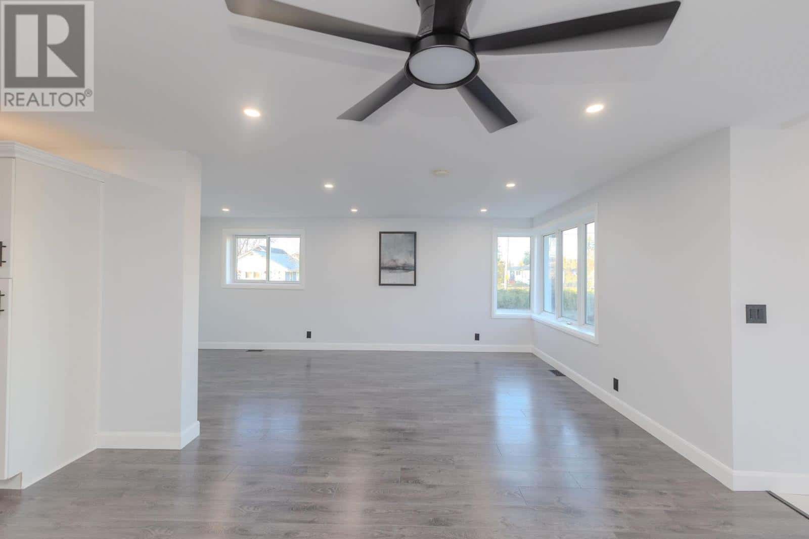 , Sault Ste. Marie, — Sault Ste. Marie - Photo 2 of 35