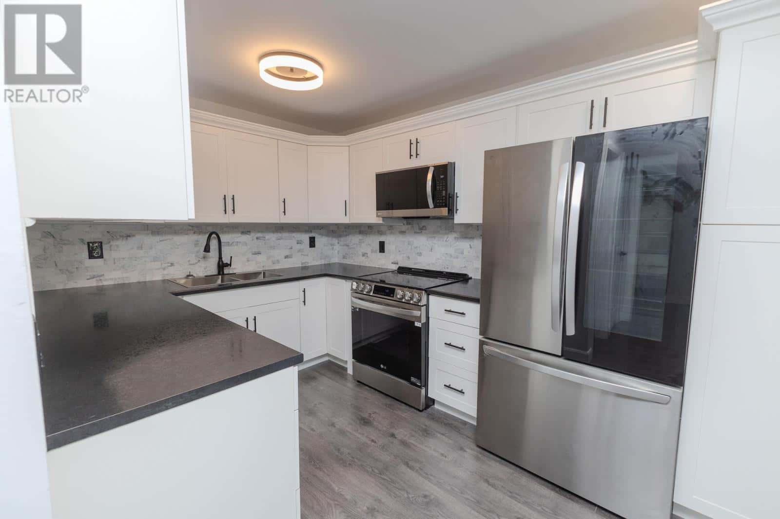 , Sault Ste. Marie, — Sault Ste. Marie - Photo 5 of 35