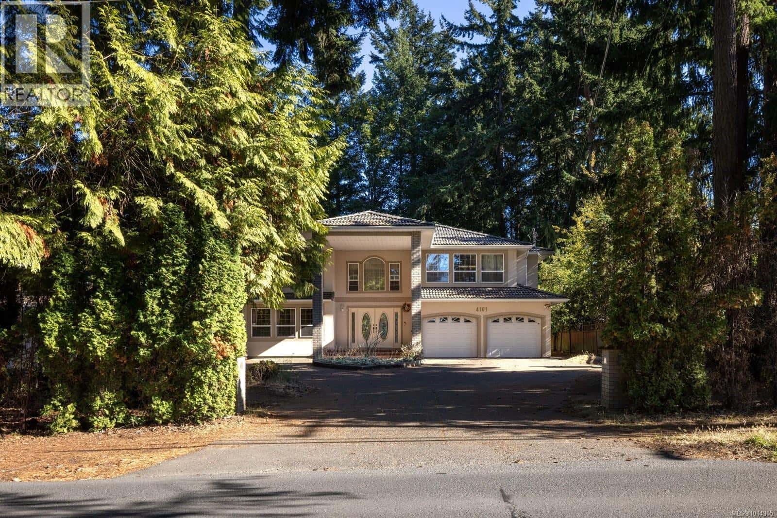 , Saanich, British Columbia — Saanich, British Columbia - Photo 2 of 32