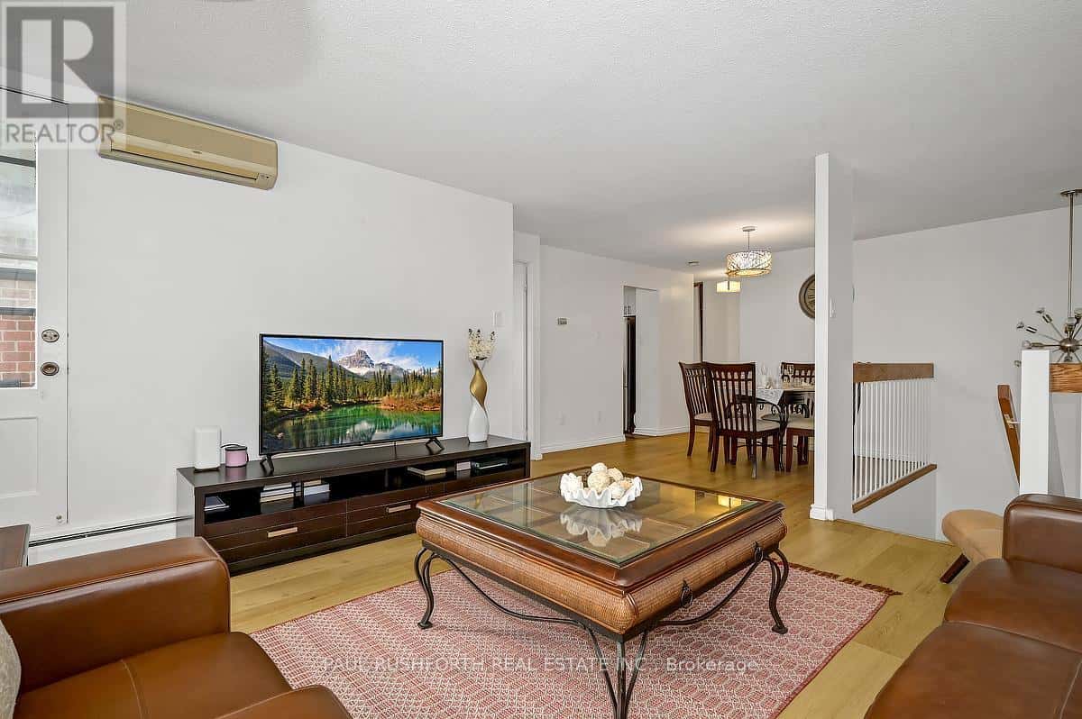 , Ottawa, Ontario — Ottawa, Ontario - Photo 4 of 26