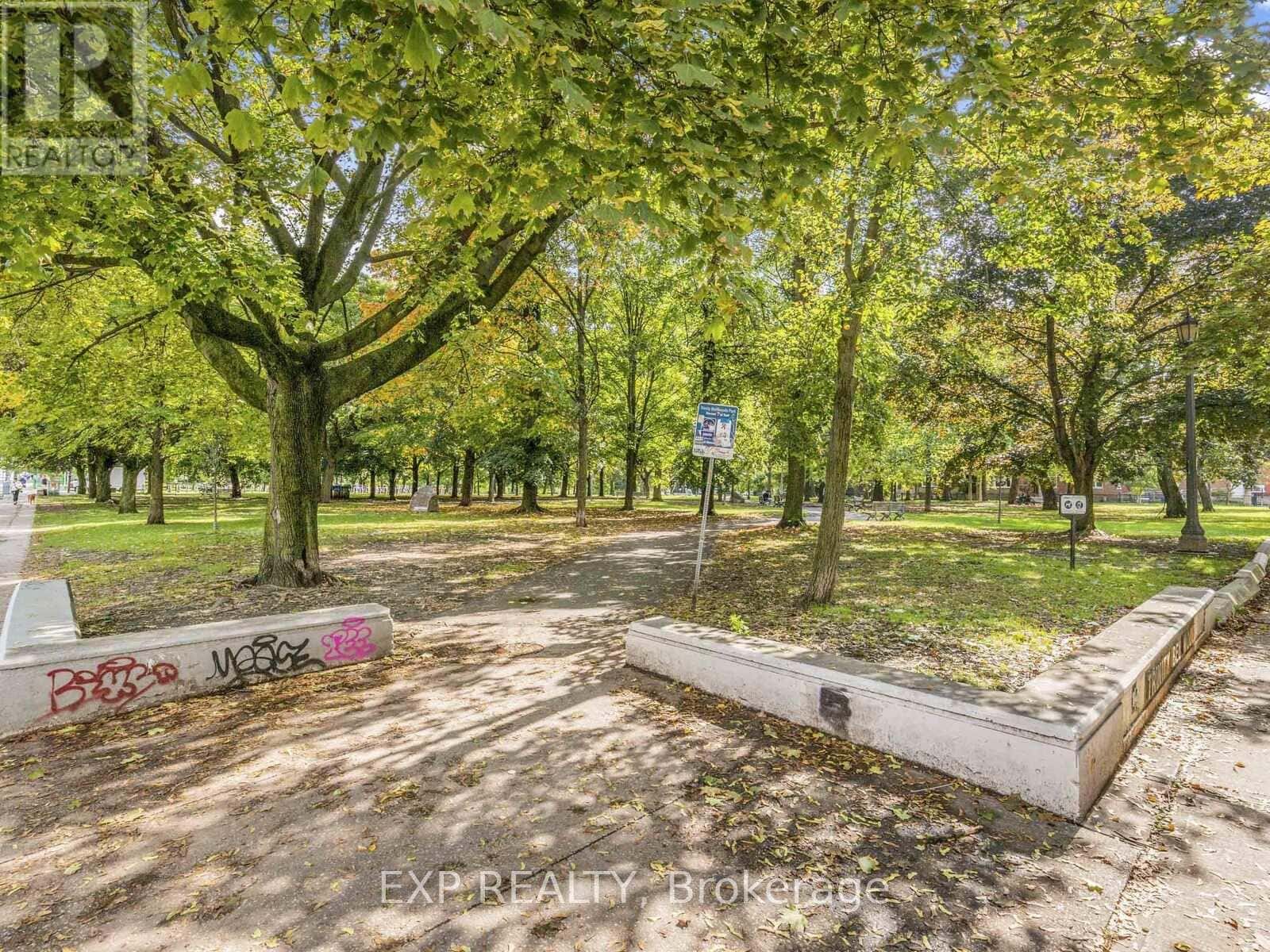 , Toronto (Trinity-Bellwoods), Ontario — Toronto (Trinity-Bellwoods), Ontario - Photo 5 of 34