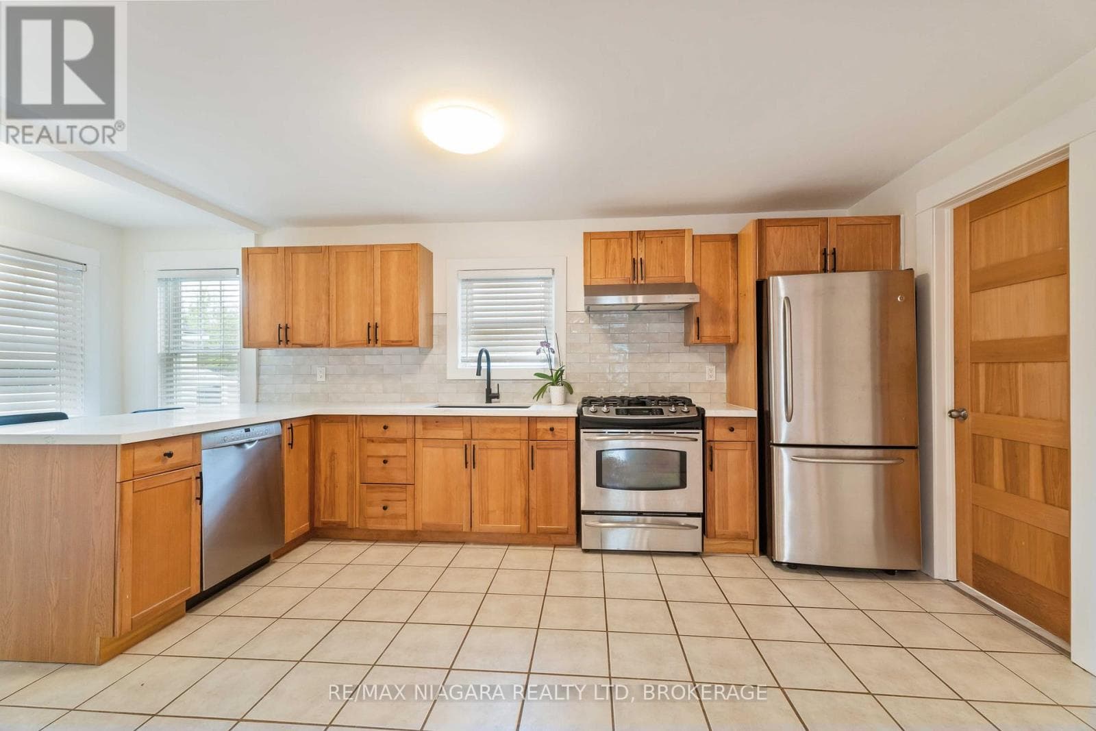 543 VINE STREET — St. Catharines (Vine/Linwell) - Main photo