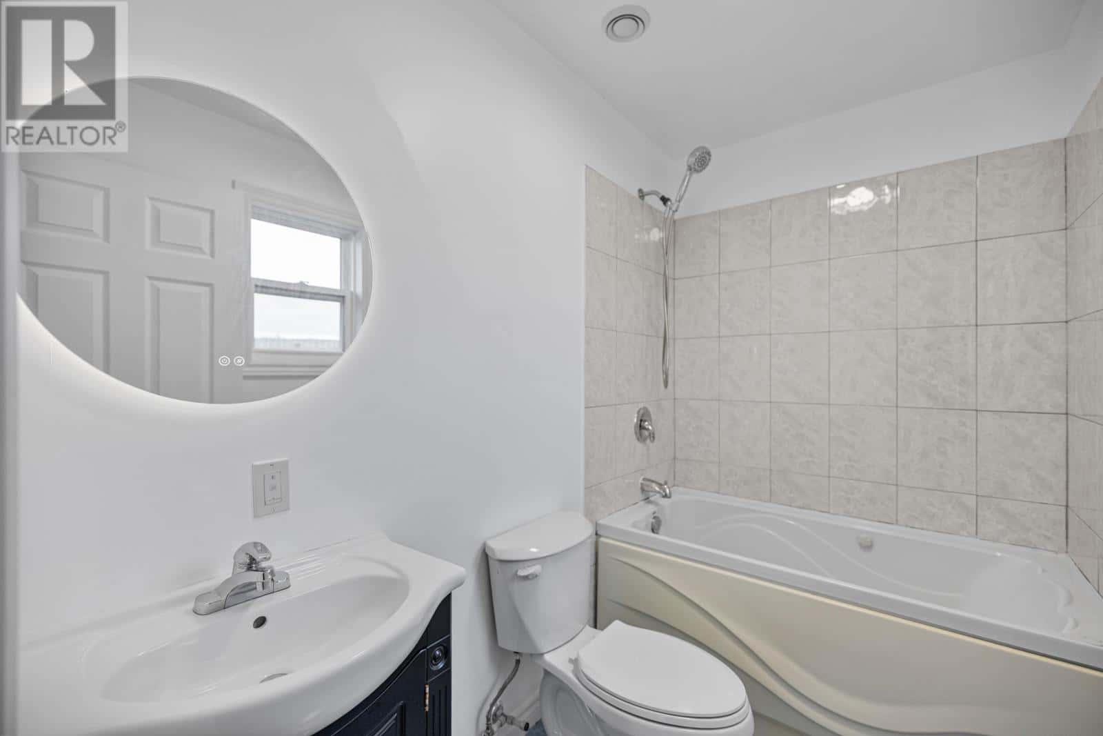 , Stratford, — Stratford - Photo 3 of 35