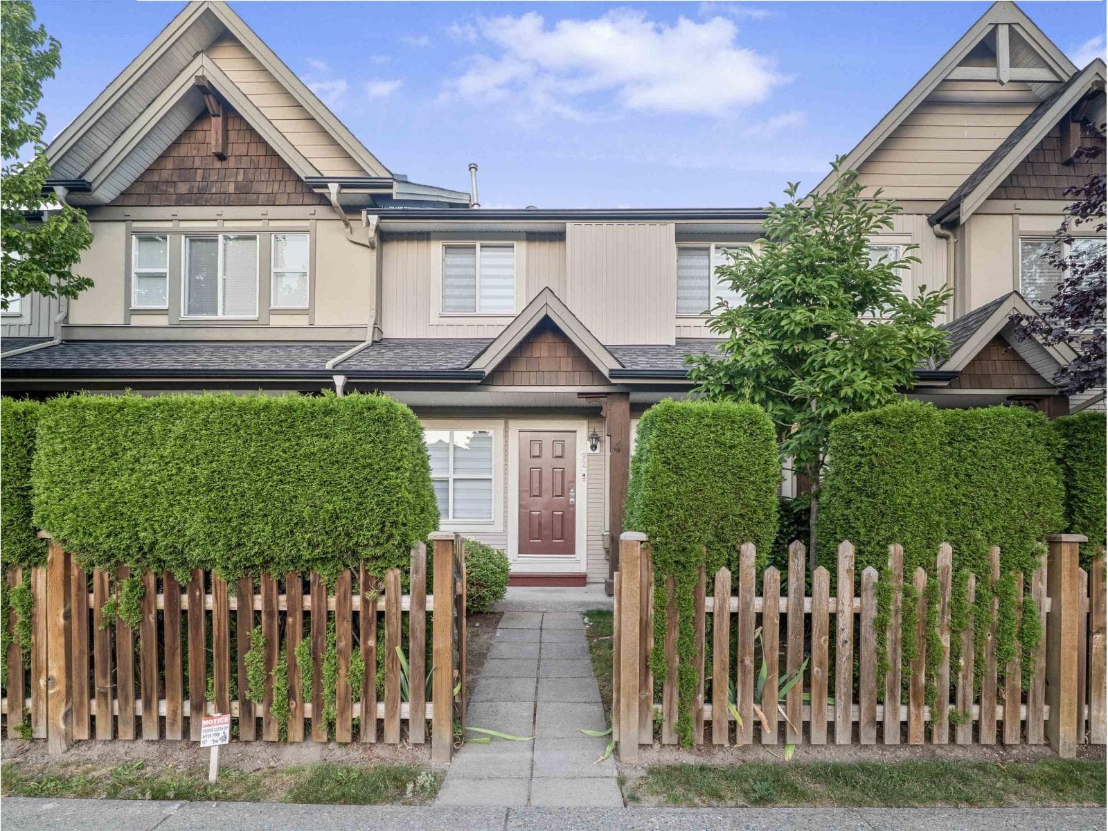 92 8737 161 STREET — Surrey - Main photo