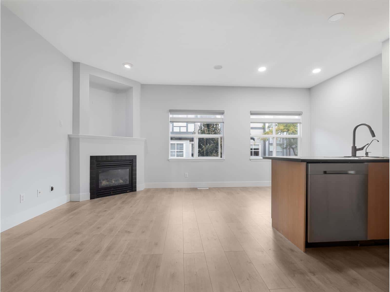 92 8737 161 STREET — Surrey - Photo 5 of 24