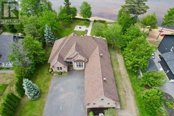 857 Sunnyside Beach RD — Sault Ste. Marie - Photo 3 of 50