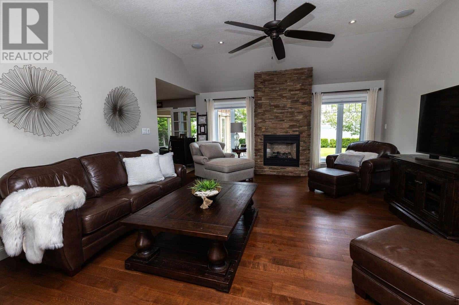 857 Sunnyside Beach RD — Sault Ste. Marie - Photo 5 of 50