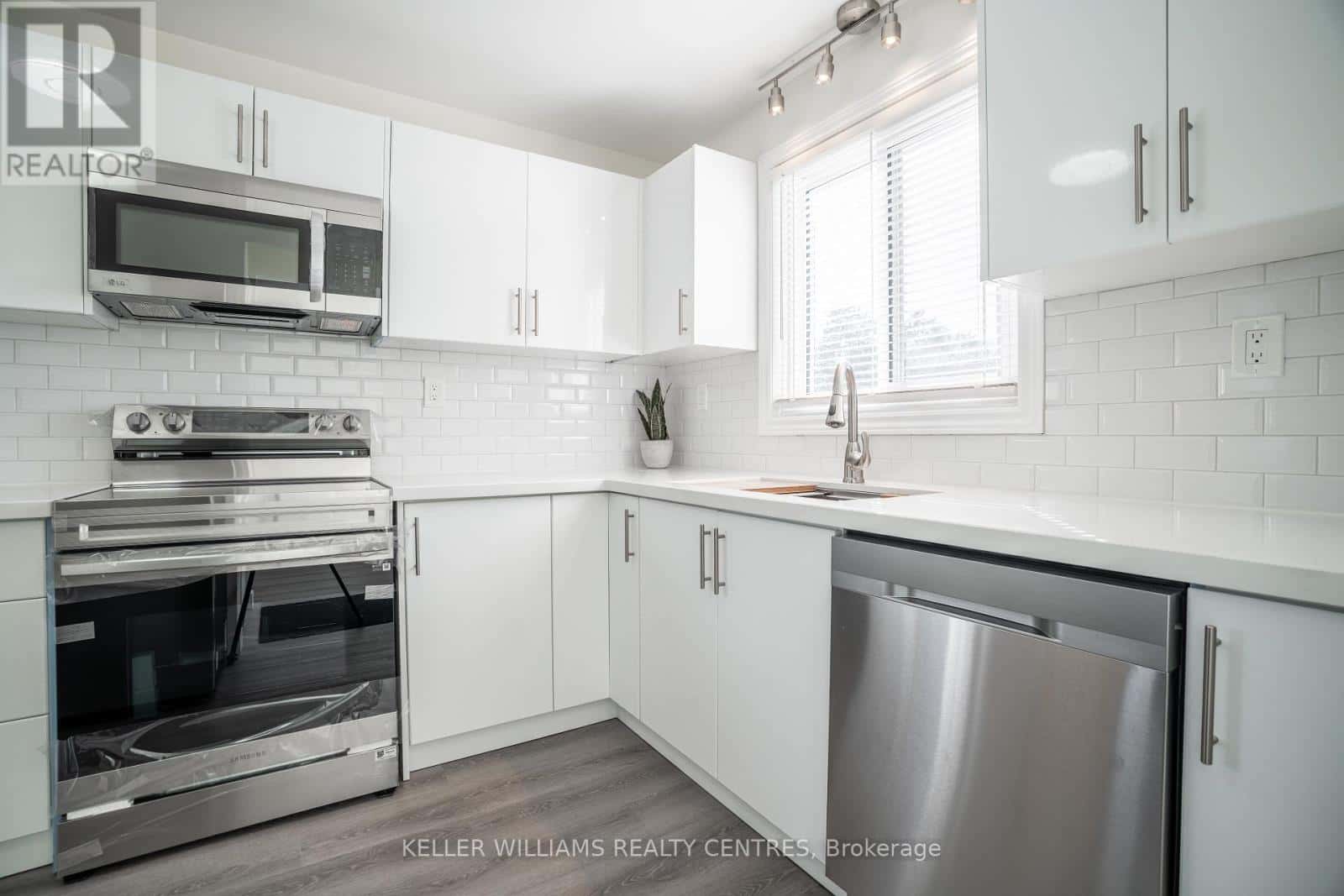 , Niagara Falls (Cherrywood), Ontario — Niagara Falls (Cherrywood), Ontario - Photo 4 of 46