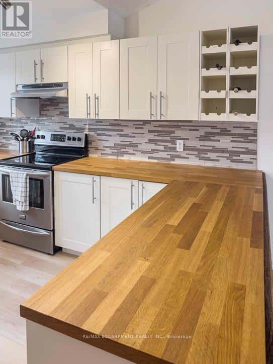 , Collingwood, Ontario — Collingwood, Ontario - Photo 4 of 23