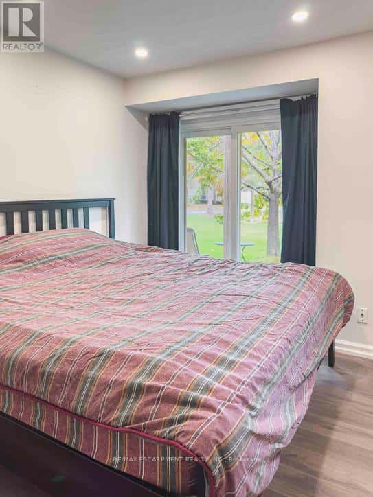 , Collingwood, Ontario — Collingwood, Ontario - Photo 5 of 23