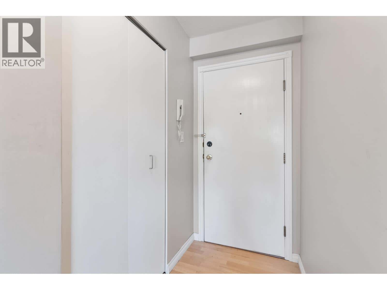 , Maple Ridge, British Columbia — Maple Ridge, British Columbia - Photo 2 of 27