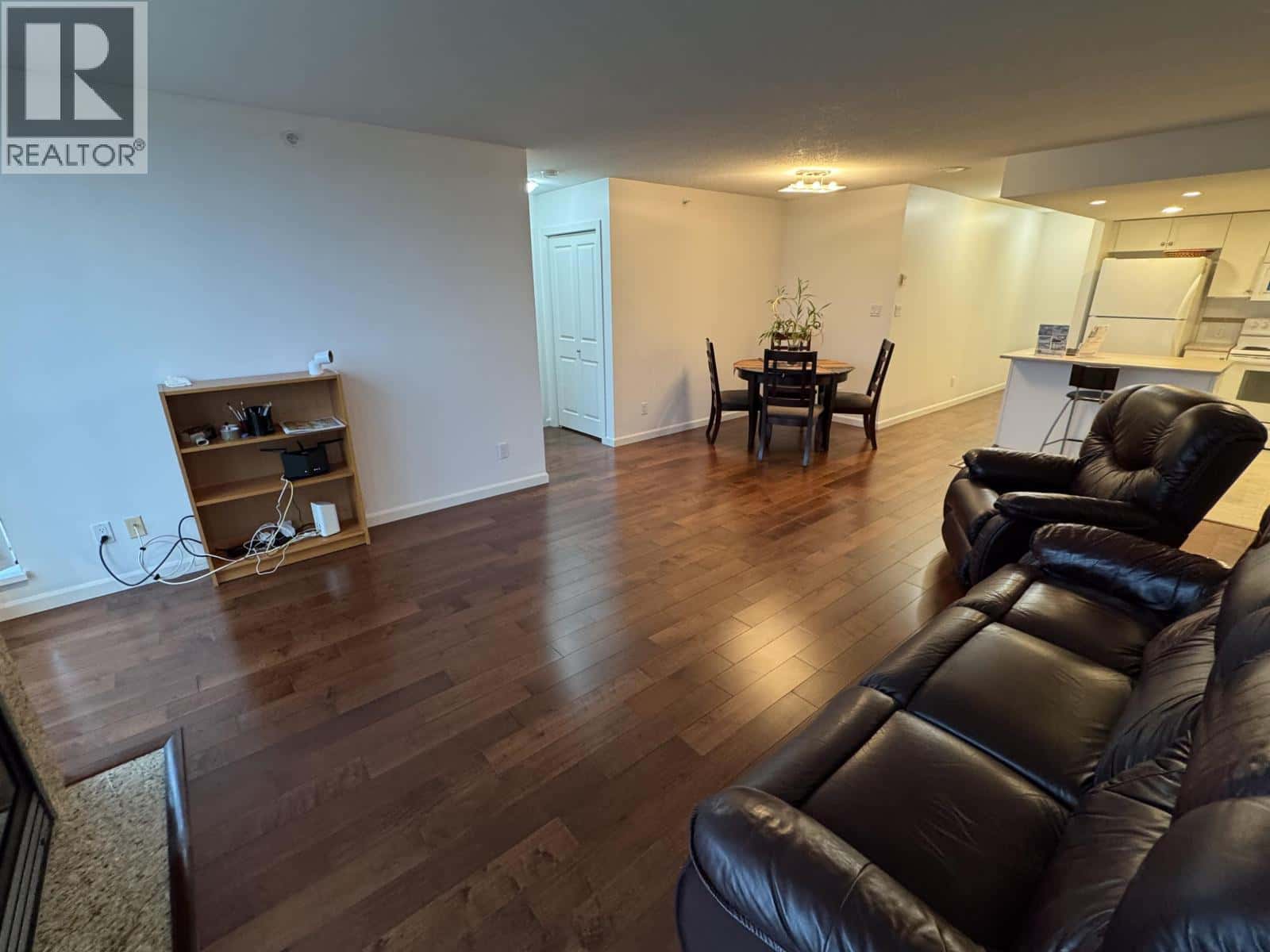 702 615 HAMILTON STREET — New Westminster - Photo 3 of 28