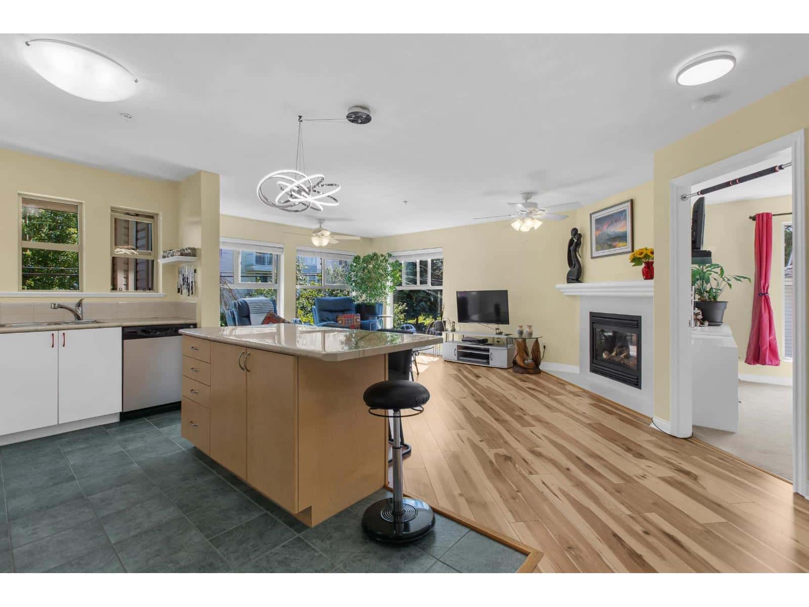 , Langley, — Langley - Photo 3 of 36