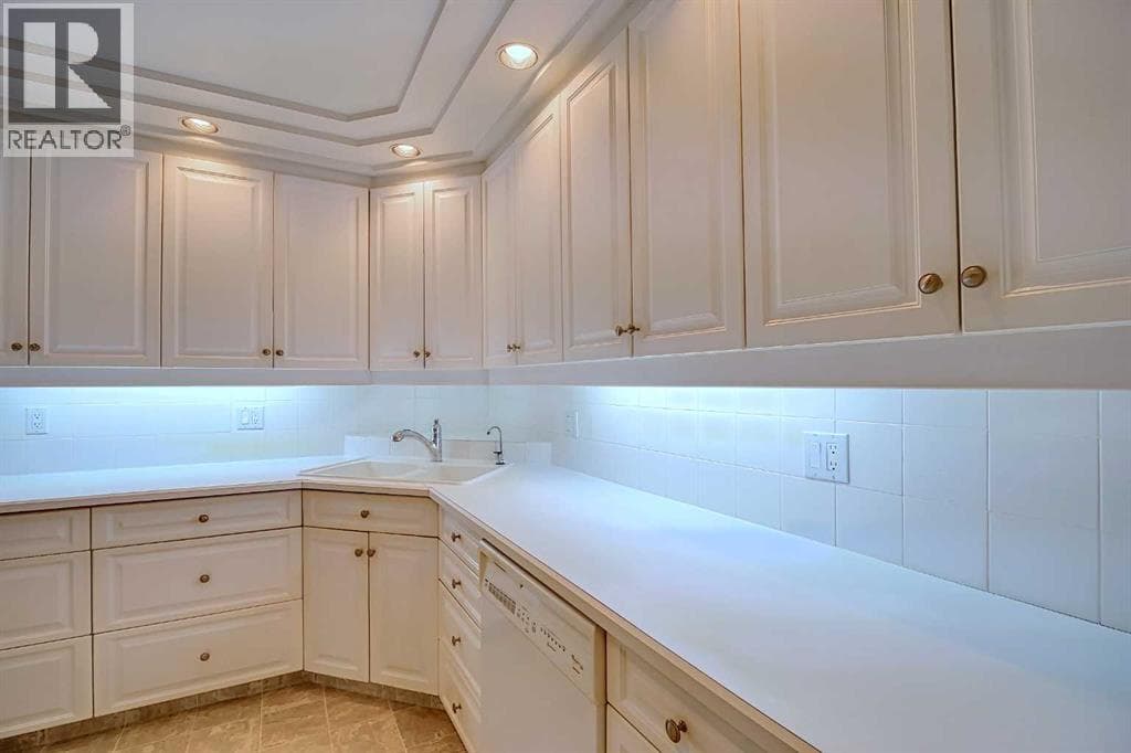 101, 505 Canyon Meadows Drive SW — Calgary - Main photo