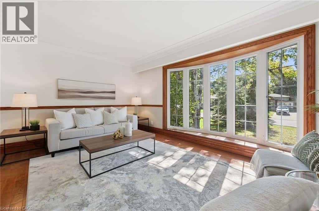 544 GLEN MANOR Boulevard — Waterloo - Photo 4 of 34