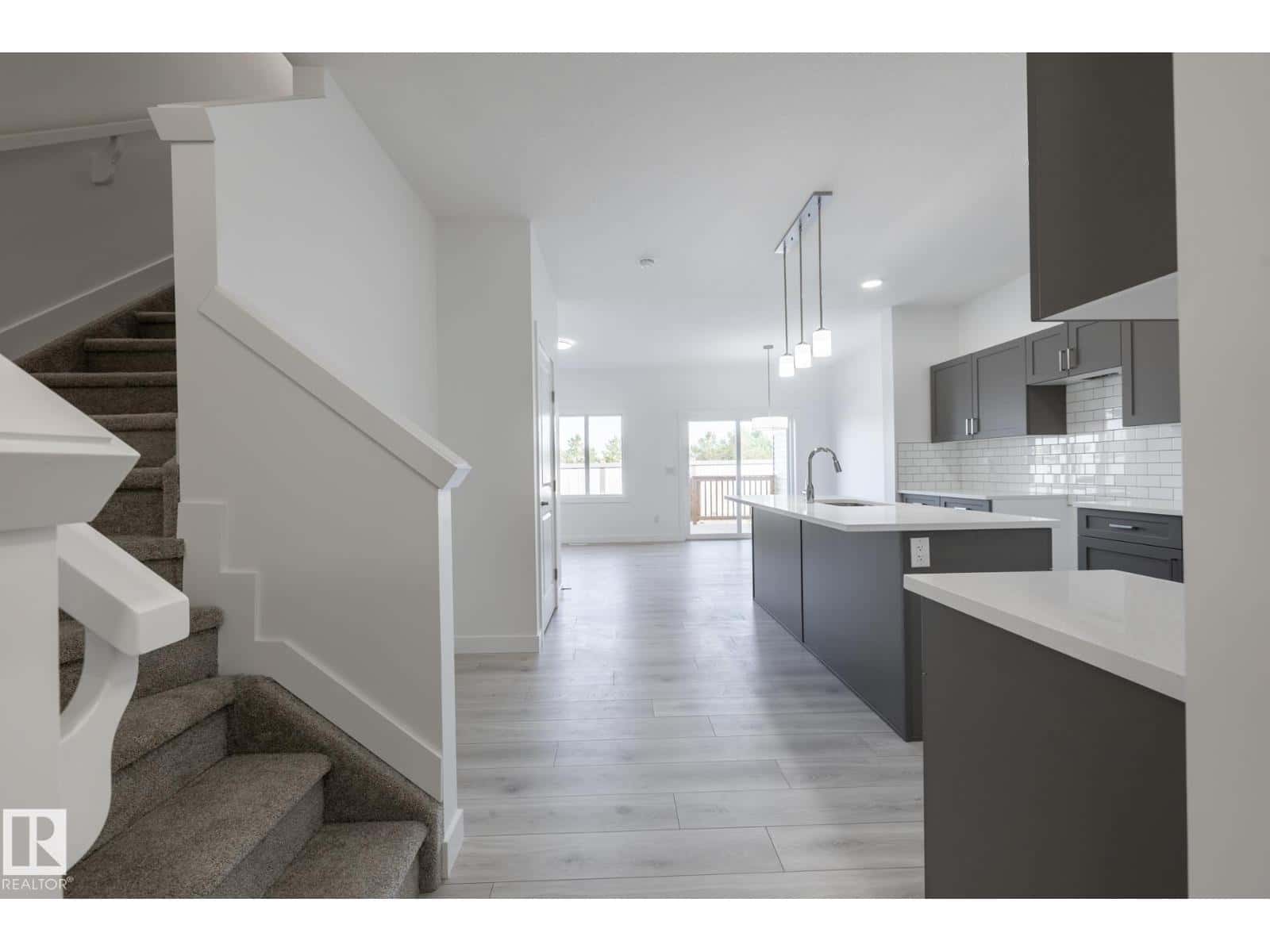 8641 97 AV — Morinville - Photo 5 of 22