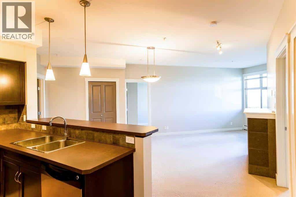 , Sylvan Lake, Alberta — Sylvan Lake, Alberta - Photo 5 of 40