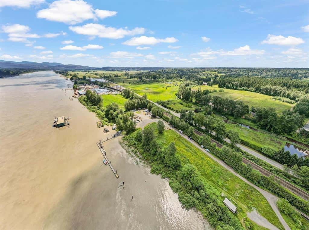 , Langley, British Columbia — Langley, British Columbia - Photo 3 of 16