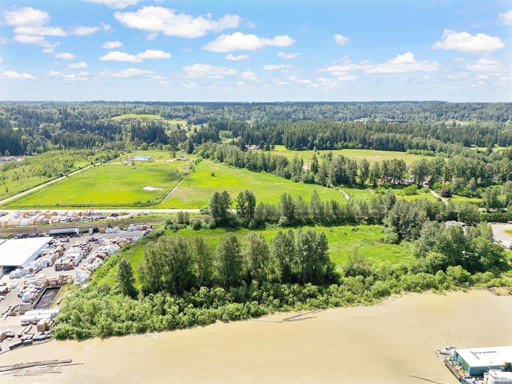 , Langley, British Columbia — Langley, British Columbia - Photo 5 of 16