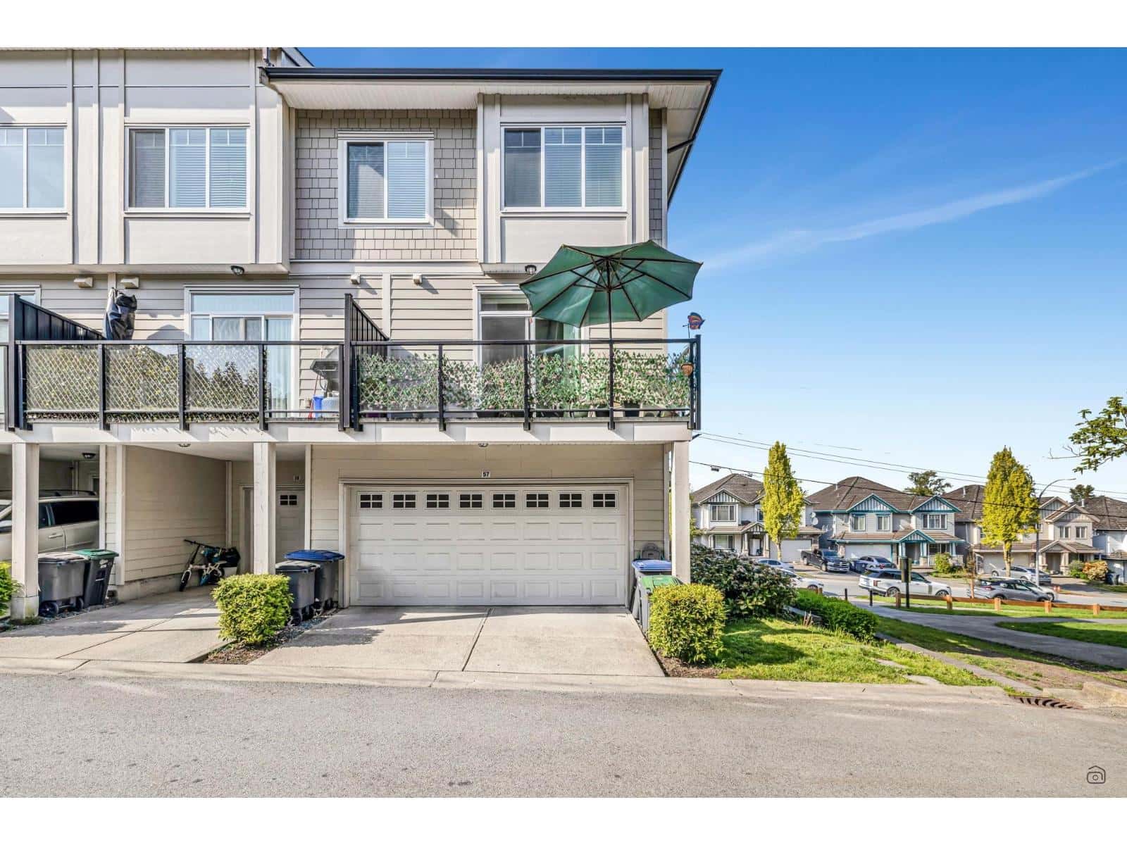 57 13670 62 AVENUE — Surrey - Photo 2 of 29