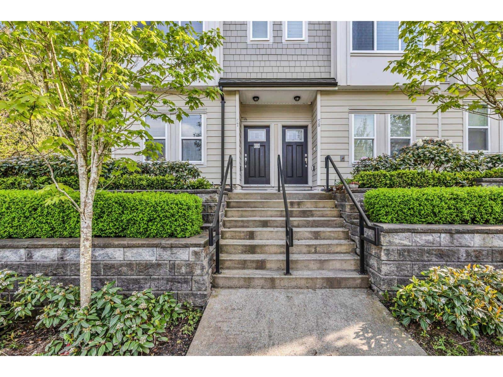 57 13670 62 AVENUE — Surrey - Photo 4 of 29